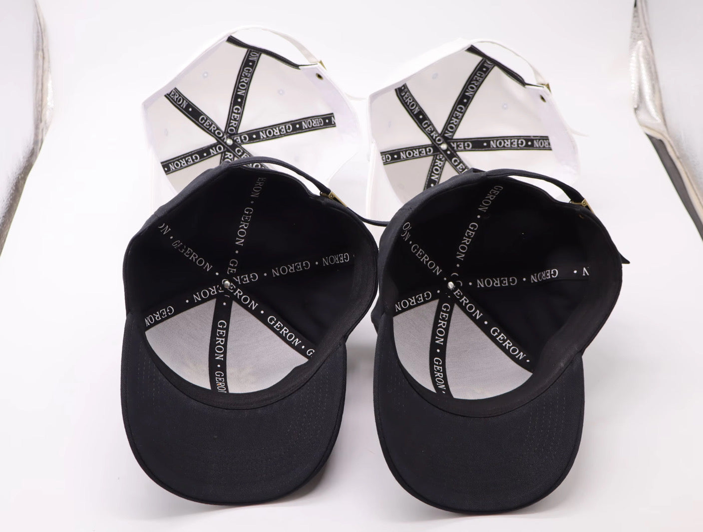 GERON Sovereign Cap – White Gold Edition