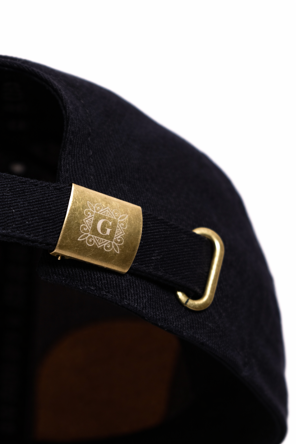 GERON. Sovereign Cap Black Gold Edition